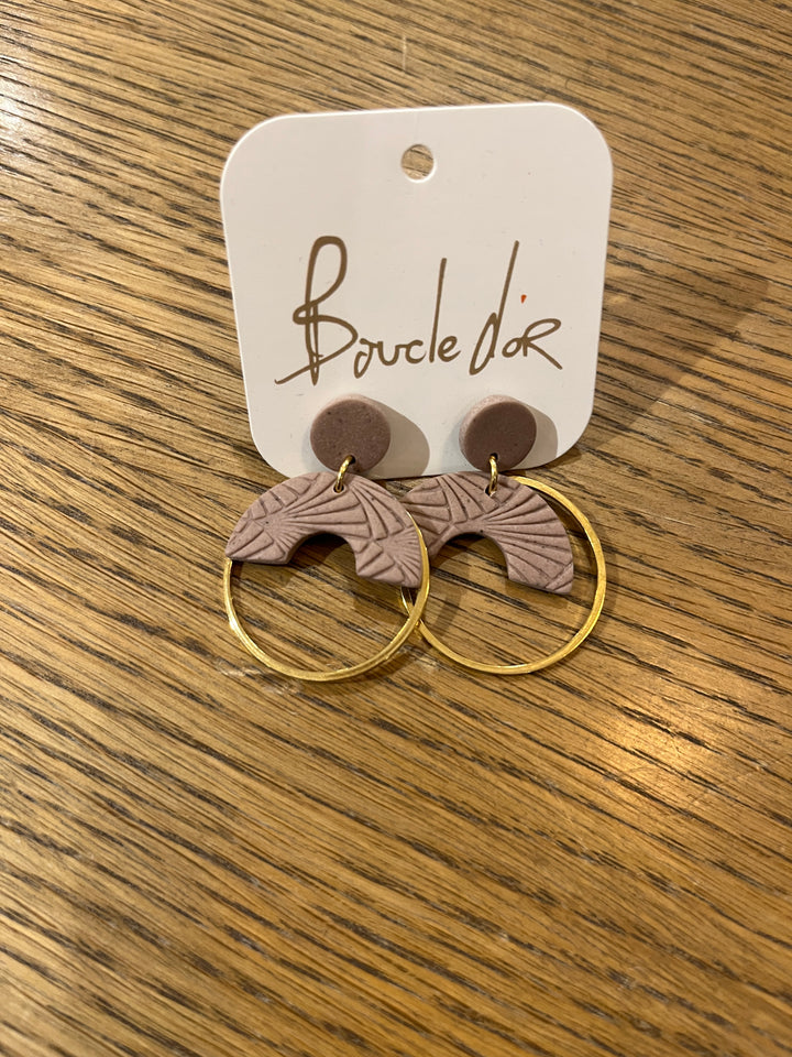 BOUCLE D'OREILLE style art déco vieux rose et doré