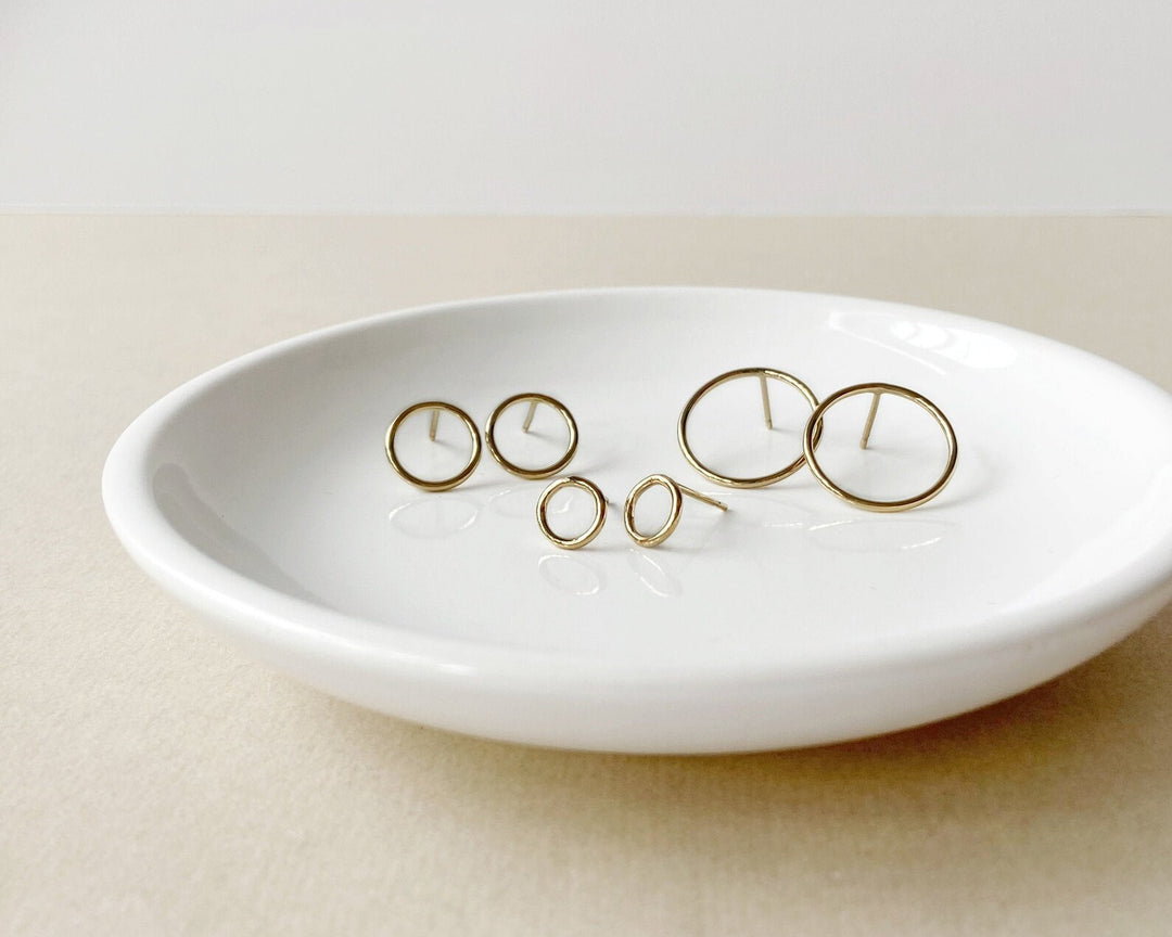 Boucles d'oreilles cercles vides dorés 7 mm